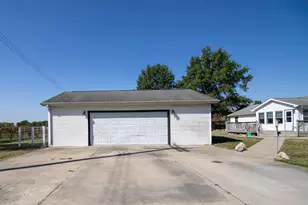 126 E Cleveland St, Cullom, IL 60929 - Photo 26