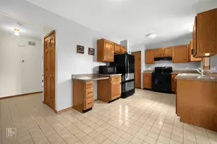 1113 Tewes Ln, Zion, IL 60099 - Photo 6