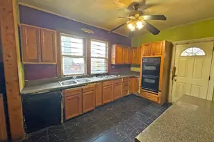 938 N Leamington Ave, Chicago, IL 60651 - Photo 10