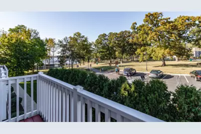 76 Lakeview Place, Lake Zurich, IL 60047 - Photo 8