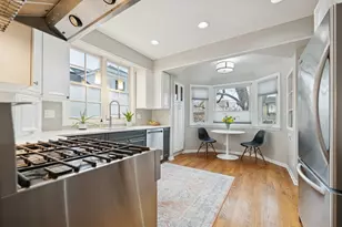 1221 N East Ave, Oak Park, IL 60302 - Photo 8