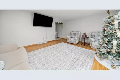 806 Adrian Street, Yorkville, IL 60560 - Photo 2