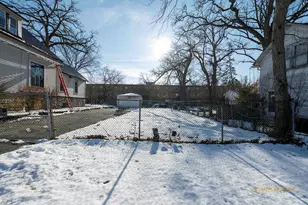 15 Lake St, Lake Zurich, IL 60047 - Photo 1