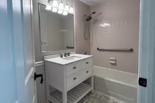 211 E Ashbury Ln, Roselle, IL 60172 - Photo 6