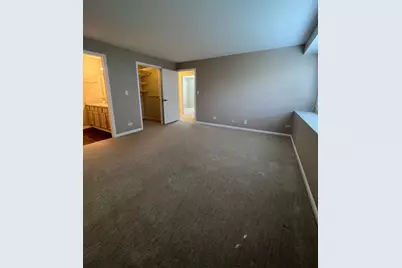 211 E Ashbury Lane #7, Roselle, IL 60172 - Photo 8
