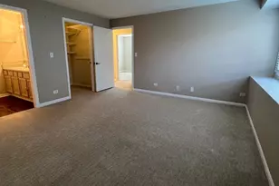 211 E Ashbury Ln, Roselle, IL 60172 - Photo 8
