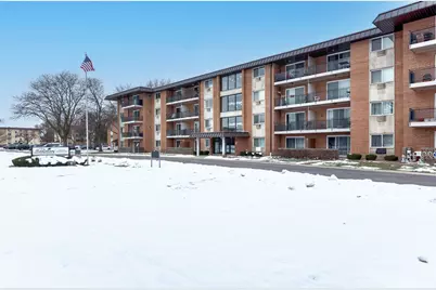 2234 S Goebbert Road #118, Arlington Heights, IL 60005 - Photo 2