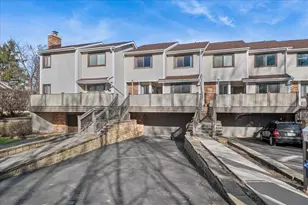 3120 Antelope Springs Rd, Northbrook, IL 60062 - Photo 2