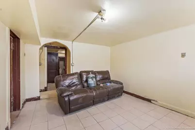 8119 S South Shore Drive, Chicago, IL 60617 - Photo 18