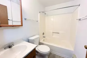 615 Virginia Rd, Crystal Lake, IL 60014 - Photo 6