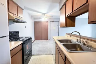 615 Virginia Rd, Crystal Lake, IL 60014 - Photo 2