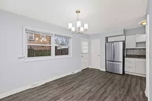 2521 E 98th St, Chicago, IL 60617 - Photo 10