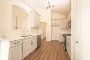 4321 Timber Ridge Ct, Joliet, IL 60431 - Photo 2