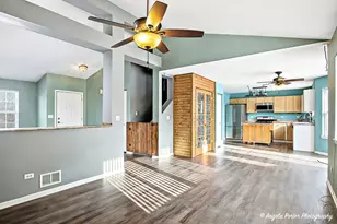 28501 Wagon Trail Ct, Lakemoor, IL 60051 - Photo 8