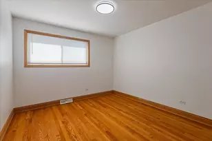 7910 Churchill St, Morton Grove, IL 60053 - Photo 26