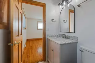 7910 Churchill St, Morton Grove, IL 60053 - Photo 20