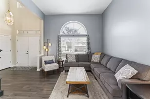 1108 Heavens Gate Dr, Lake in the Hills, IL 60156 - Photo 6