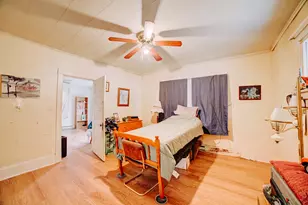 215 S 3rd St, Watseka, IL 60970 - Photo 8