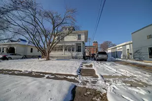 215 S 3rd St, Watseka, IL 60970 - Photo 1