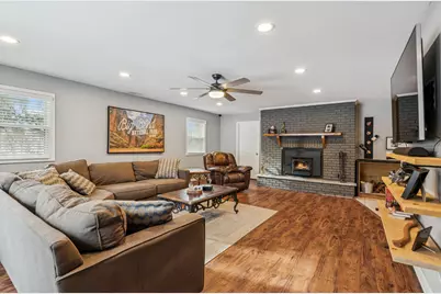 2113 Highwood Road, McHenry, IL 60051 - Photo 2