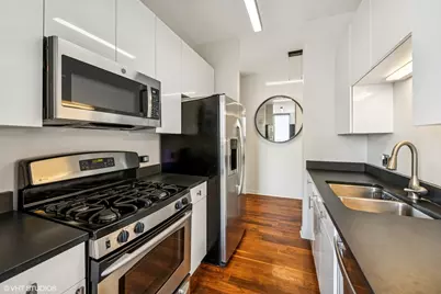 200 W Grand Avenue #2303, Chicago, IL 60654 - Photo 4