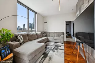 200 W Grand Ave, Chicago, IL 60654 - Photo 8