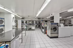 655 W Irving Park Rd, Chicago, IL 60613 - Photo 18