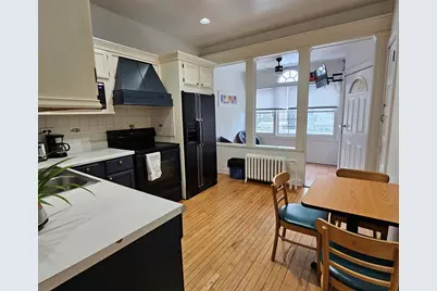 1656 W Hollywood Avenue, Chicago, IL 60660 - Photo 2