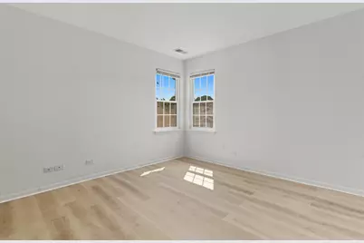 519 Woodcrest Drive, Mundelein, IL 60060 - Photo 12