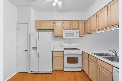 519 Woodcrest Drive, Mundelein, IL 60060 - Photo 4