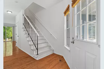 519 Woodcrest Drive, Mundelein, IL 60060 - Photo 2