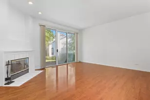 519 Woodcrest Dr, Mundelein, IL 60060 - Photo 8