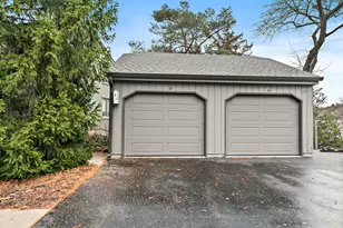 25 Shoreline Rd, Lake Barrington, IL 60010 - Photo 2