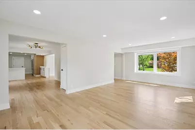 303 Cedarbrook Road, Naperville, IL 60565 - Photo 2