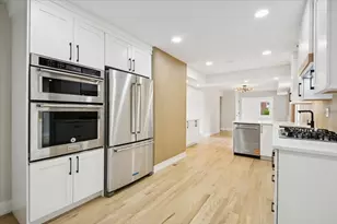 303 Cedarbrook Rd, Naperville, IL 60565 - Photo 10