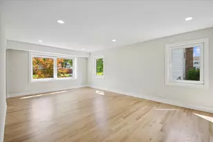 303 Cedarbrook Rd, Naperville, IL 60565 - Photo 4