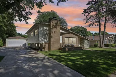 195 7th Street, Wheeling, IL 60090 - Photo 1