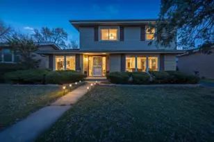 14633 Parkside Dr, Dolton, IL 60419 - Photo 2