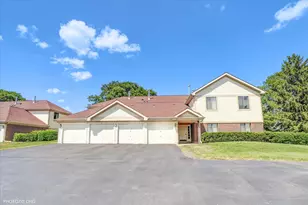 918 E Kings Rd, Palatine, IL 60074 - Photo 1