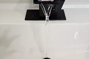 8548 S Essex Ave, Chicago, IL 60617 - Photo 20