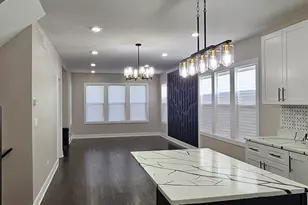 8548 S Essex Ave, Chicago, IL 60617 - Photo 6