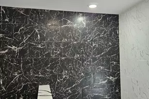 8548 S Essex Ave, Chicago, IL 60617 - Photo 18