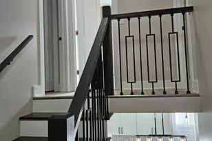 8548 S Essex Ave, Chicago, IL 60617 - Photo 10