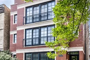 3746 N Fremont St, Chicago, IL 60613 - Photo 2