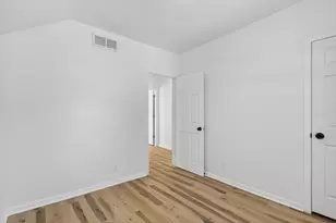 1111 Loomis St, Rockford, IL 61102 - Photo 22