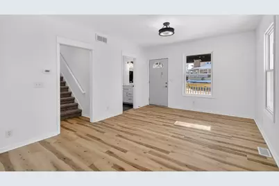 1111 Loomis Street, Rockford, IL 61102 - Photo 6