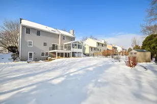 389 Colonial Cir, Geneva, IL 60134 - Photo 24