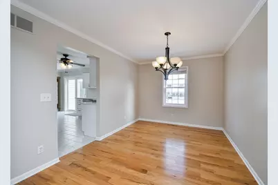 389 Colonial Circle, Geneva, IL 60134 - Photo 4