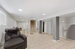 1727 E 83rd Pl, Chicago, IL 60617 - Photo 10