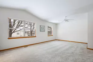 2286 Meadowcroft Ln, Grayslake, IL 60030 - Photo 10